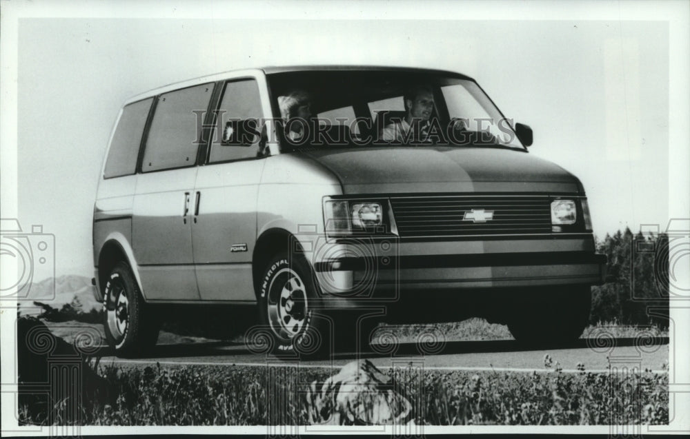 1986 Chevrolet Astro passenger van - Historic Images