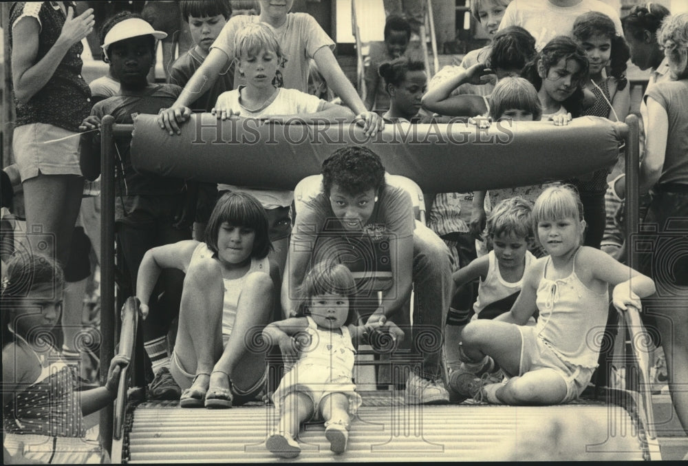 1983 Danette Thomas Helping at the Children&#39;s Area at Summerfest - Historic Images