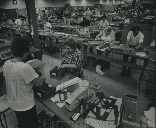 1984, Threshold Inc. offers training,workshop in West Bend, Wisconsin - Historic Images