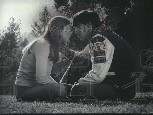 1977 Annette O'Toole & Robby Benson in "One on One." - Historic Images