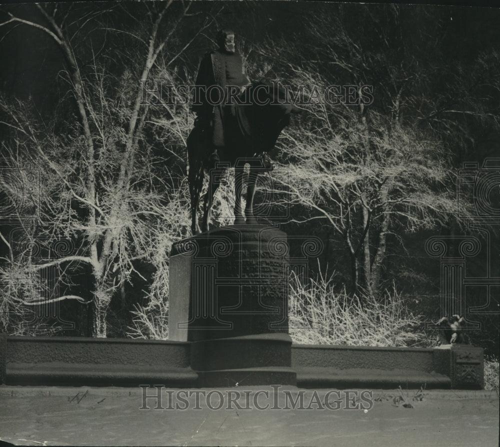 1943, Statue of Brig, General Erastus B. Wolcott in Lake Park - Historic Images