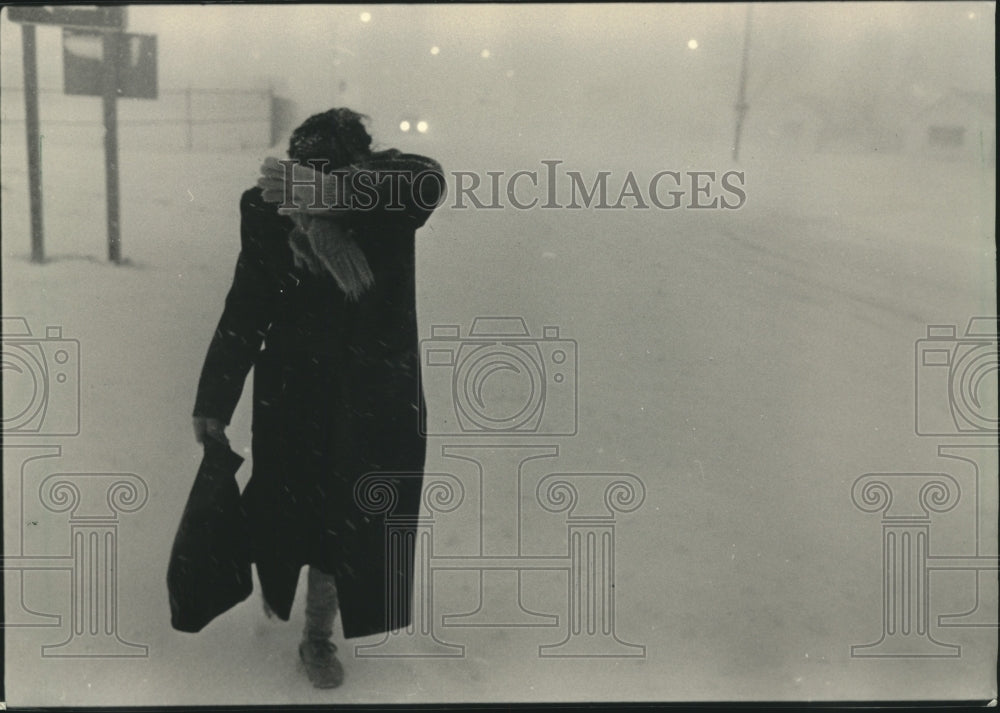 1987, Woman Covers Her Face Against Blowing Snow In Milwaukee - Historic Images