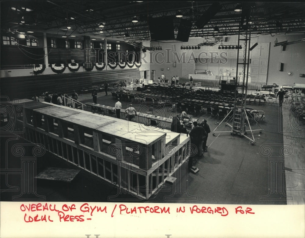 1985, Crews set up platform for press. for Ronald Reagan visit - Historic Images