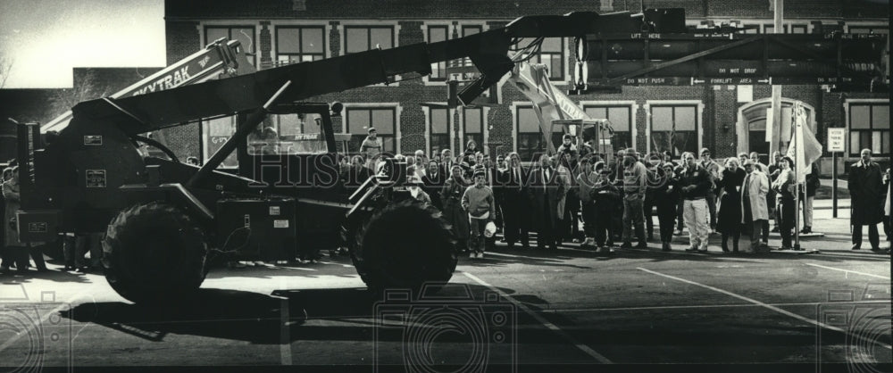 1990 Trak International forklift at Port Washington High School - Historic Images