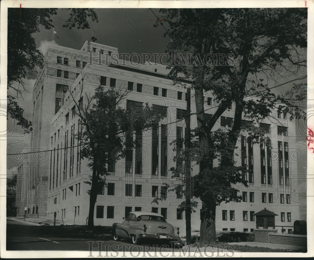 1959, Exterior of state office building wing in Madison, Wisconsin - Historic Images