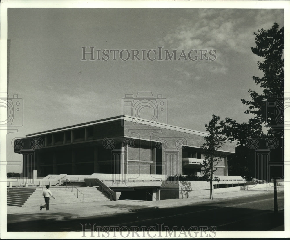 1969 Press Photo Steinbach Library in Madison, WIsconsin - mjc24190 - Historic Images