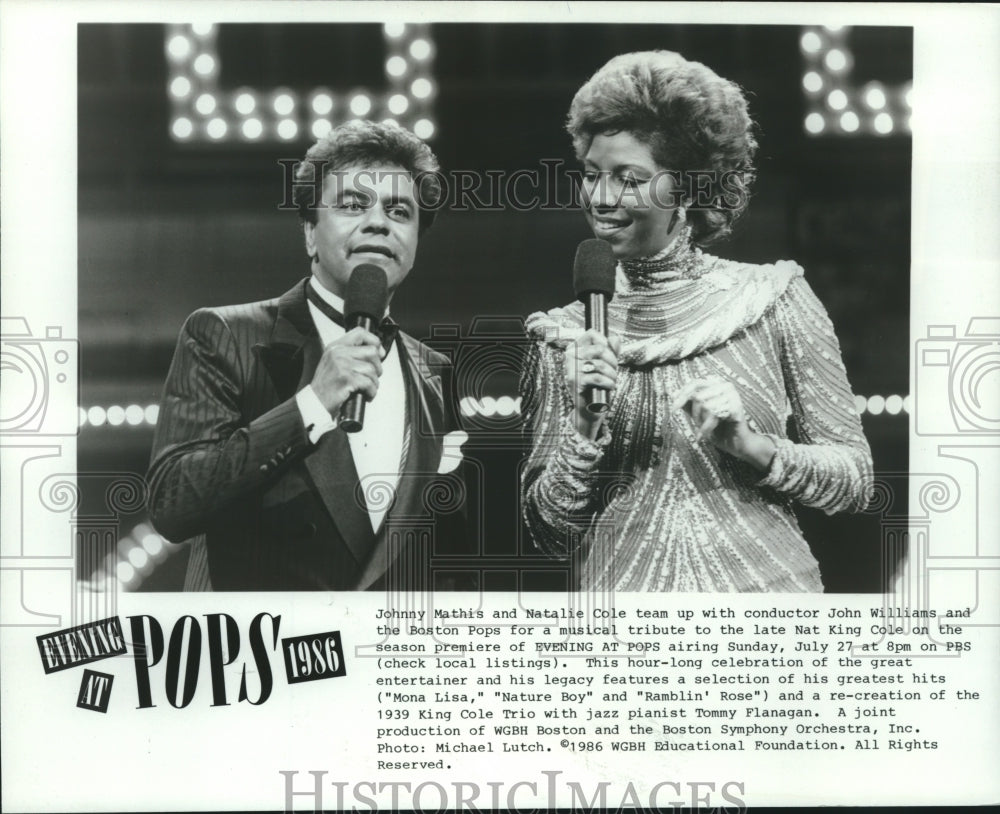 1986 Press Photo Johnny Mathis singing with Natalie Cole at Boston Pops. - Historic Images