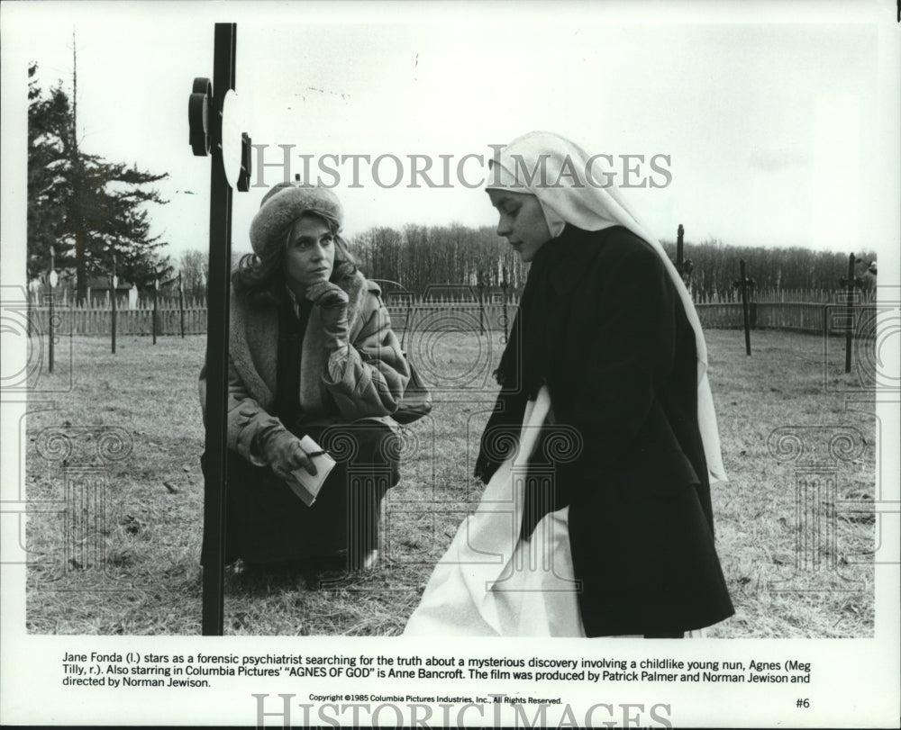 1985 Jane Fonda and Meg Tilly in "Agnes of God" - Historic Images