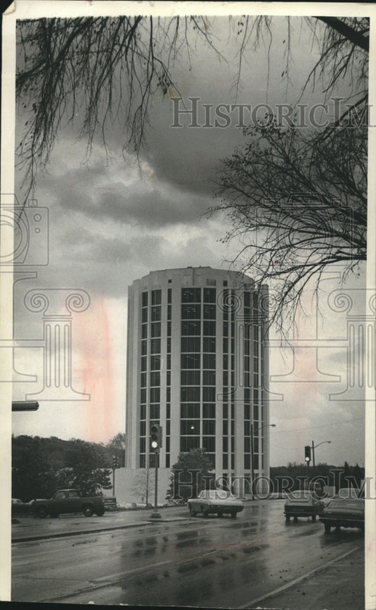 1971, DNR headquarters is in Madison's Pyare Square Building - Historic Images