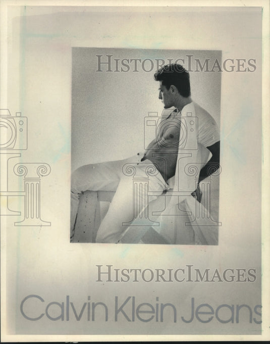 1985 Press Photo Calvin Klein advertisements show a provocatie pose - mjc24389 - Historic Images