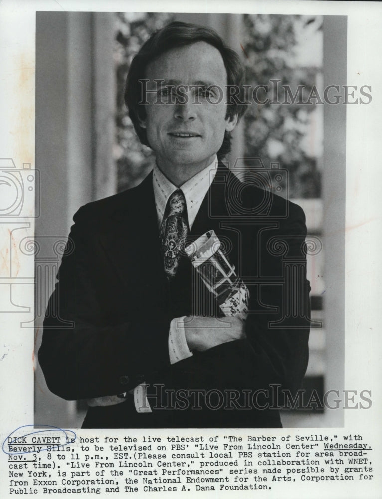 1976 Dick Cavett is host of &quot;The Barber of Seville&quot; live telecast - Historic Images