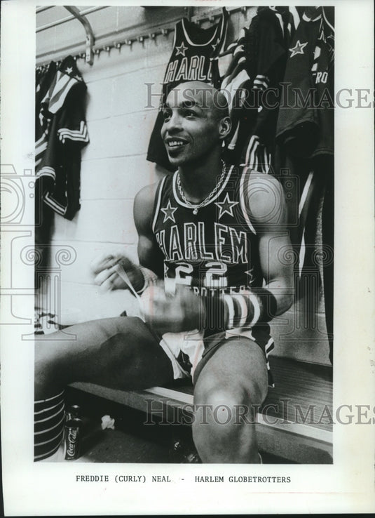 1974 Press Photo Freddie "Curly" Neal of the Harlem Globetrotters - mjc24444 - Historic Images
