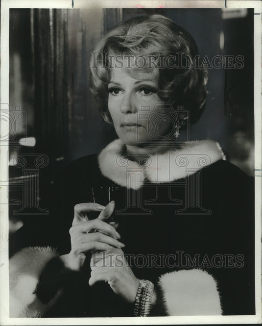 1966 Press Photo Actress Rita Hayworth - mjc24479 - Historic Images