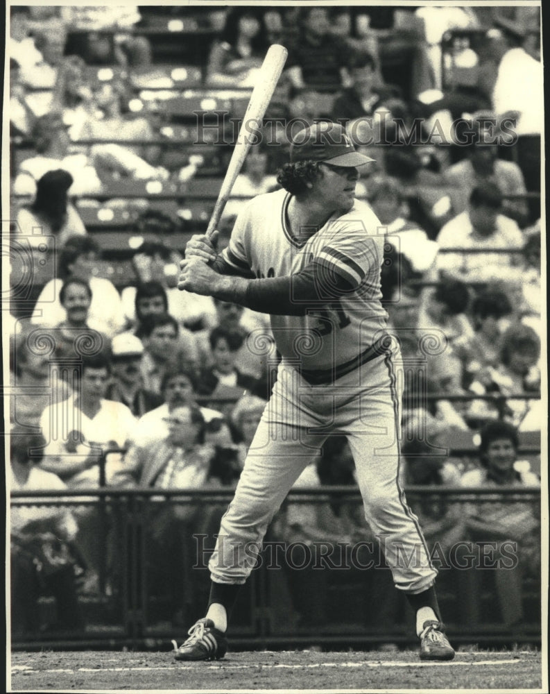 1986 Press Photo Danny Walton waits for a pitch during the 1986 Old-Timers game - Historic Images