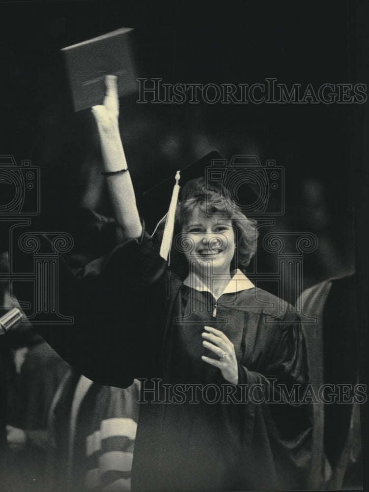1985, UW-Madison Brenda Haskins-Grahan Waves To Family At Graduation - Historic Images