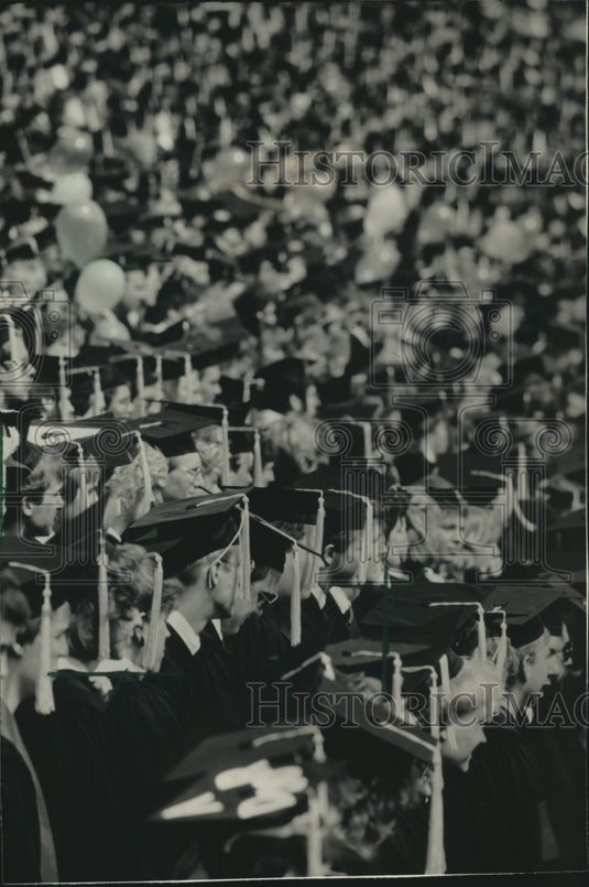1987, Stadium Filled With University of Wisconsin-Madison Graduates - Historic Images
