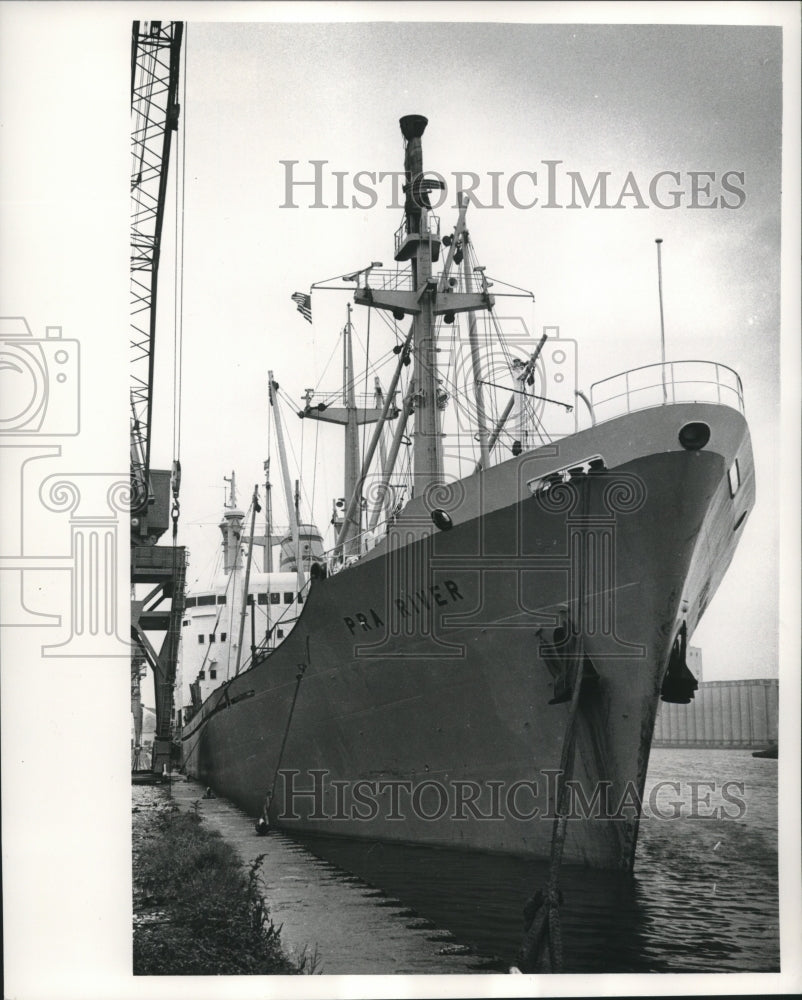 1963 Press Photo African Ship Pra River Docked At Jones Island - mjc24618 - Historic Images