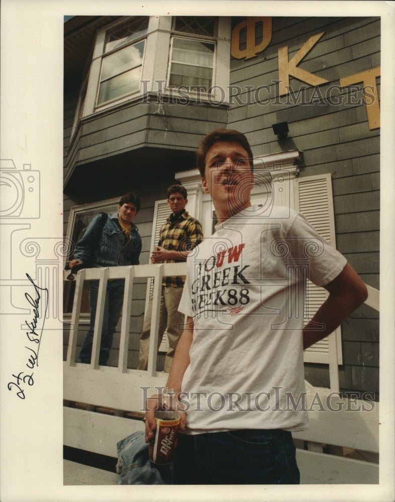 1989 Press Photo Students at Phi Kappa Tau house University of Wisconsin-Madison - Historic Images