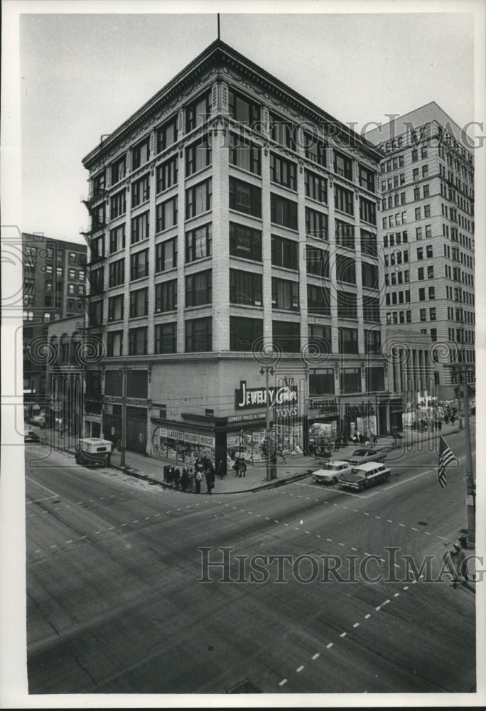 1965 Press Photo A corner view of the Security Building. - mjc24661-Historic Images