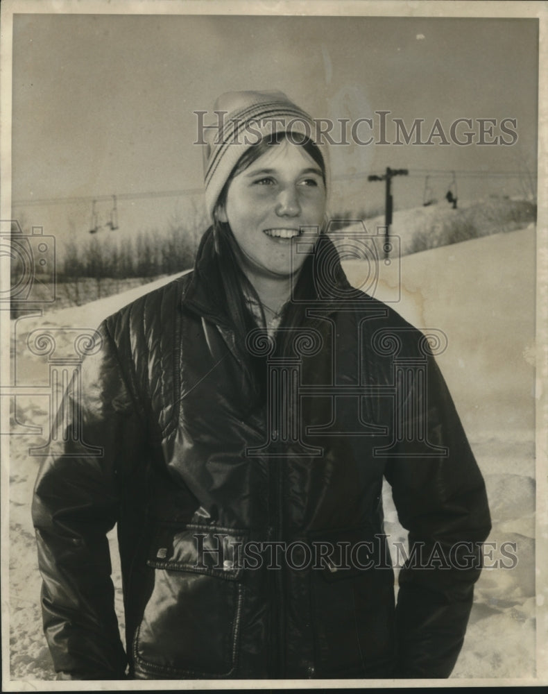 1973 Press Photo Mary Seaton of Hancock H.S., is slalom competitor at Boyne City - Historic Images