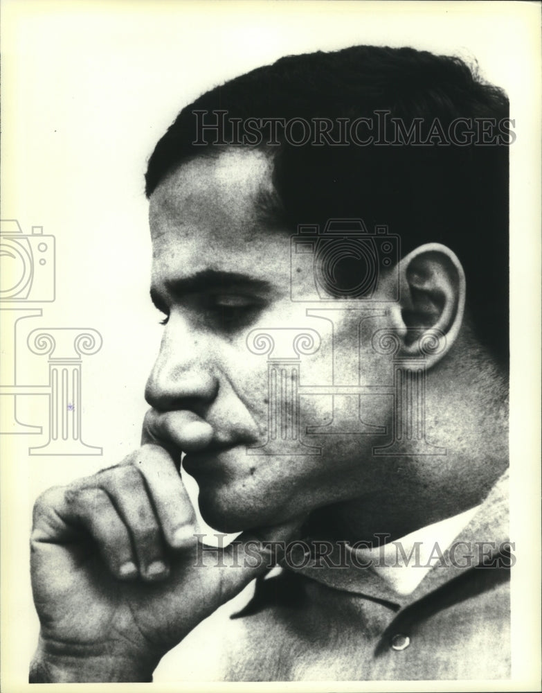 1983 Press Photo Sirhan Sirhan Ponders Question At Parole Hearing In Soledad - Historic Images