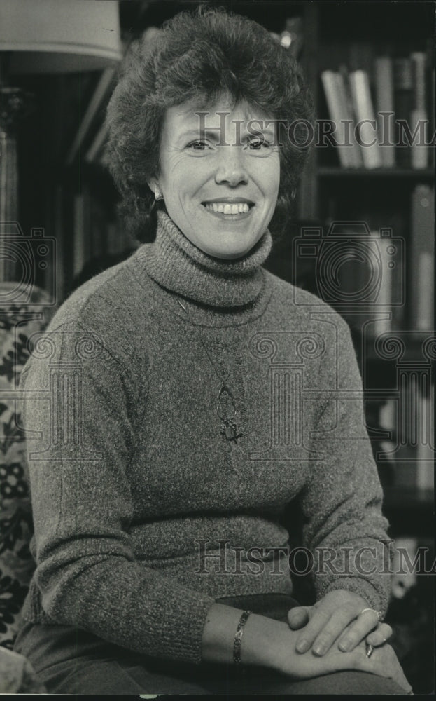 1985, Kay Sturm in an interview at her Brookfield, Wisconsin home - Historic Images