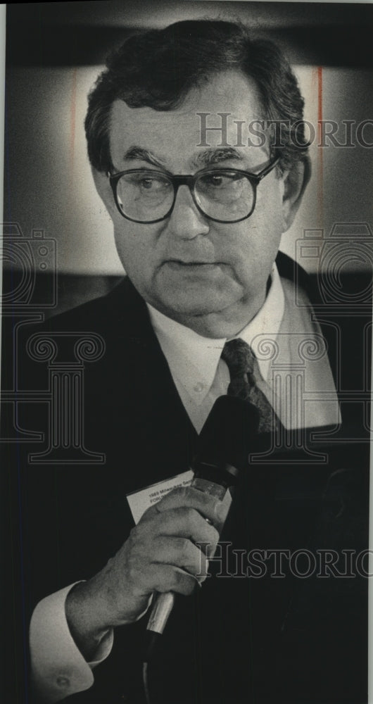 1989 Donald J. Schuenke, President of Northwestern Mutual Insurance - Historic Images