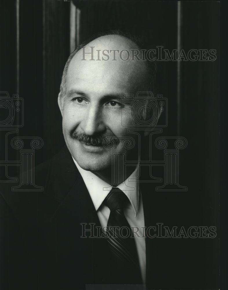 1984 Roger Perlewitz, Sheriff in Ozaukee County, Wisconsin - Historic Images