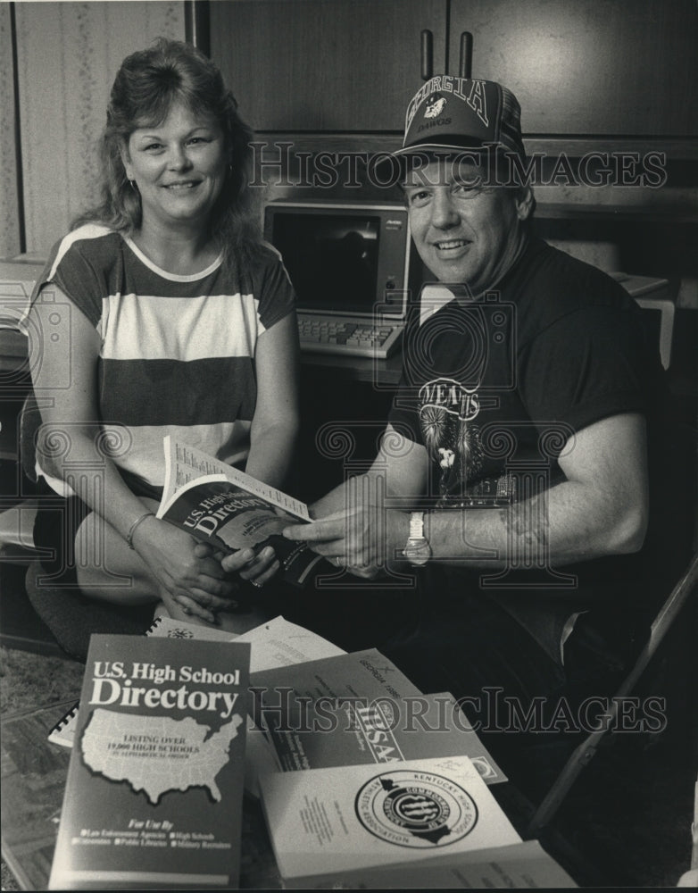 1988 Press Photo Milwaukee police officer John Karlovich &amp; his wife, Lynn - Historic Images