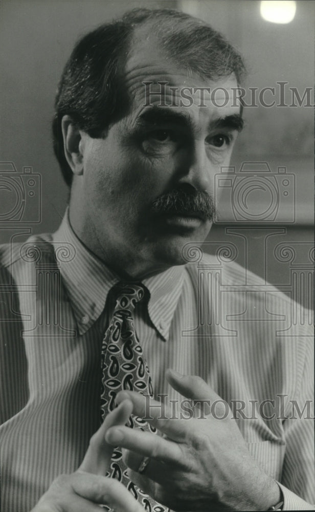 1994 Press Photo President Of Broadcasting New World Television Robert E. Selwyn - Historic Images