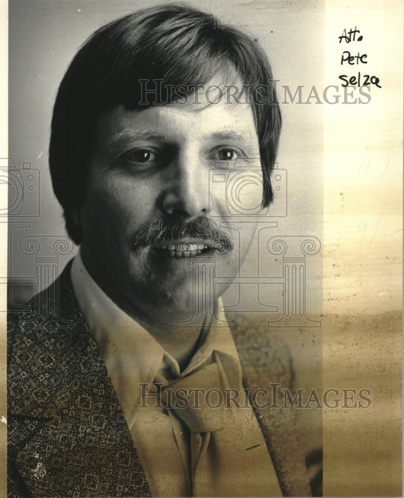 1984 Press Photo Peter Salza, Attorney Who Helped Messner High School to Reopen - Historic Images