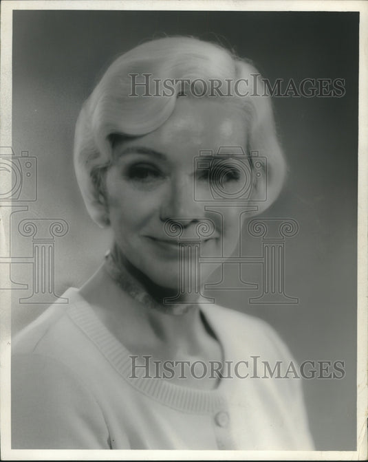 1971, Beverly Jane Sells of Milwaukee Federal Savings in Wisconsin - Historic Images