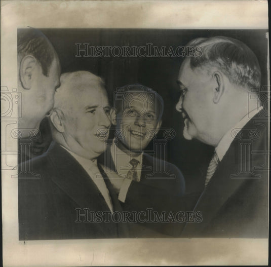 1956 Press Photo Actor Charlie Chaplin with Soviet Premier Bulganin in London - Historic Images