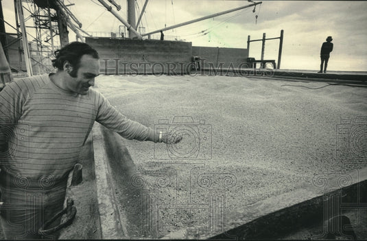 1984 Chief Officer Of The Ioanna Ship Antonios Manias In Wisconsin - Historic Images