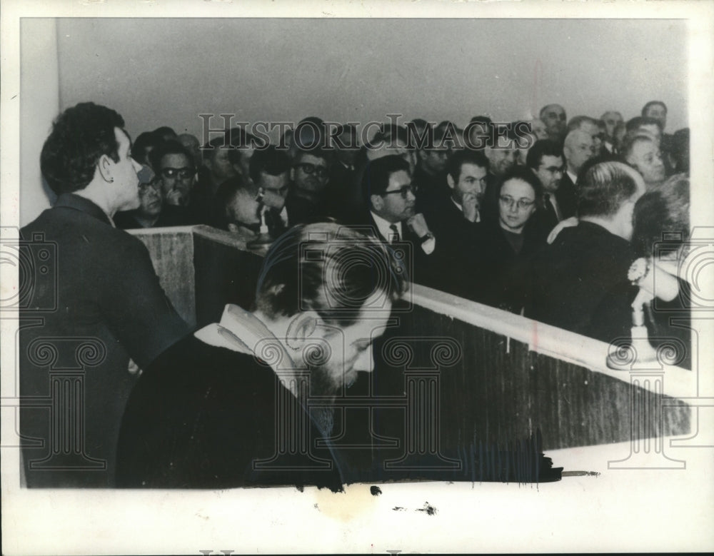 1967 Press Photo Soviet writer Andrei P. Sinyavsky & other on trial in Moscow-Historic Images
