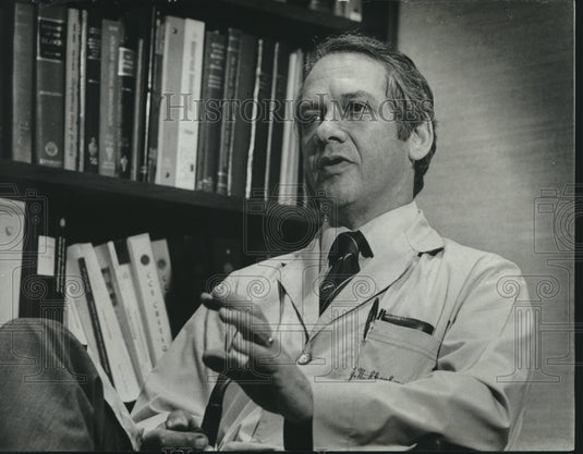 1977 Dr. J.N. Shanberge, Milwaukee, Wisconsin - Historic Images