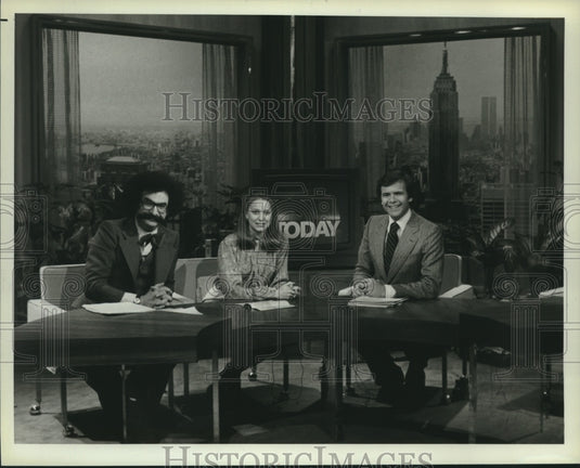 1979 Gene Shalit, Jane Pauley & Tom Brokaw on "Today" set,  New York - Historic Images
