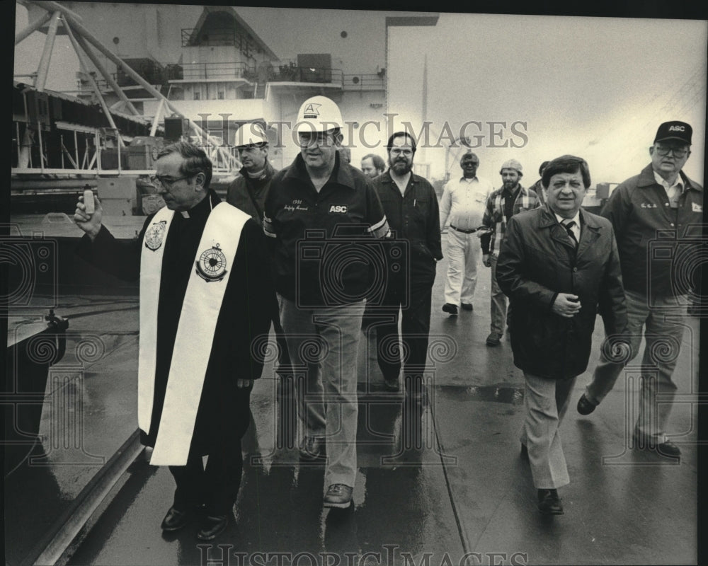 1983 Father Sanfelippo Sprinkles Holy Water On Ship Indiana Harbor - Historic Images