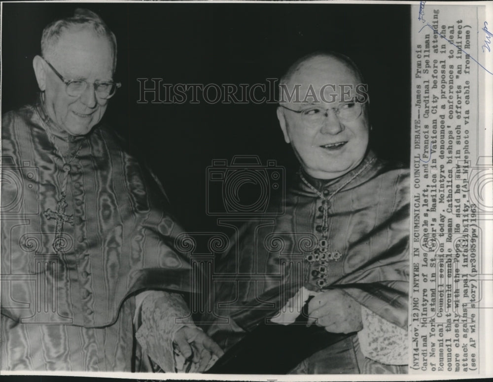 1963 Press Photo Cardinals Stand In Vatican City For Ecumenical Council Session - Historic Images