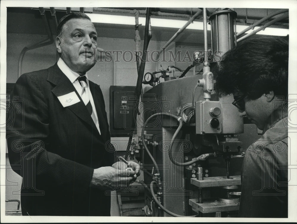 1978 Herschel L. Seder, president of Milwaukee Valve Company - Historic Images