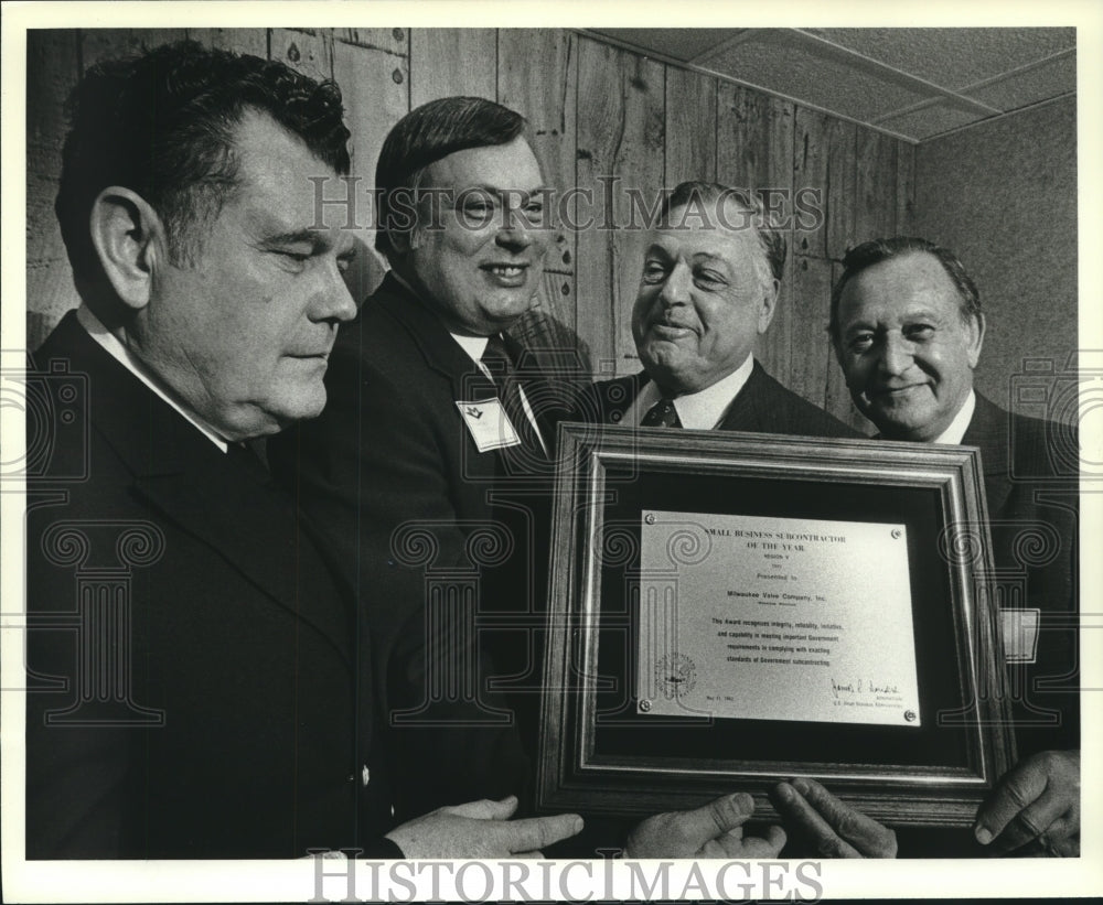1982, Herschel L. Seder president of Milwaukee Valve &amp; others - Historic Images