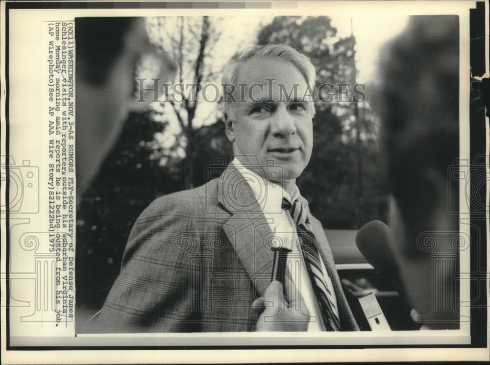 1975, Secretary of Defense James Schlesinger, reporters, Washington - Historic Images