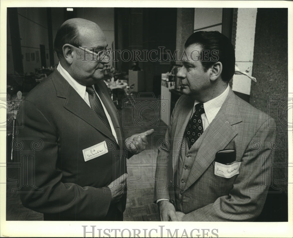 1981 Press Photo Edwin Schindler and Eric Schenker at UW - Milwaukee - mjc25427 - Historic Images