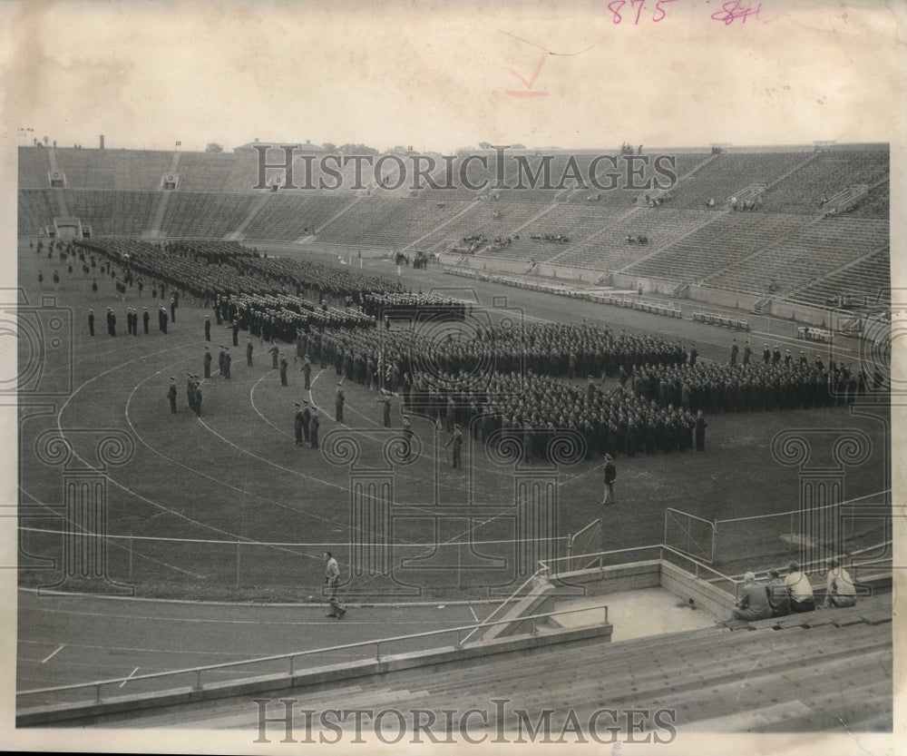 1952 Press Photo Military training corps, University Wisconsin Madison stadium - Historic Images