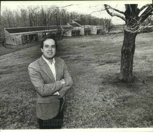 1982 Martin Sullivan in front, Institute on Man and Science New York - Historic Images