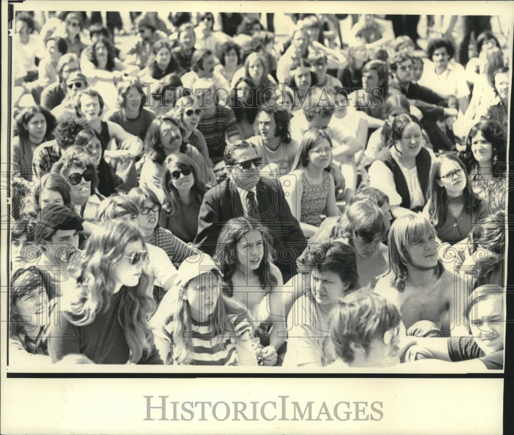 1978, State Treasurer & students listen to antiwar speech in Madison - Historic Images