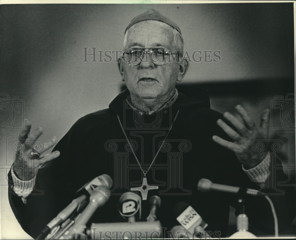 1993, Bishop Salvador Schlaefer, Nicaragua&#39;s much-love missionary - Historic Images