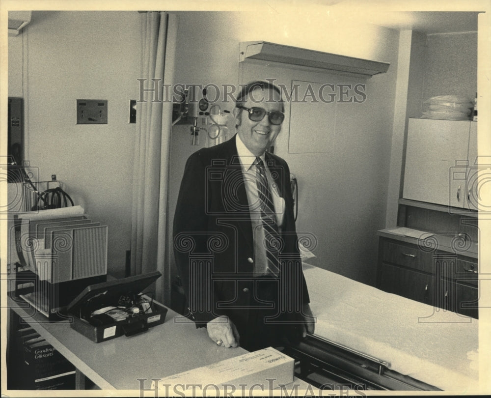 1985, Fred Schlosser, St.Joseph&#39;s Hospital administrator in Wisconsin - Historic Images