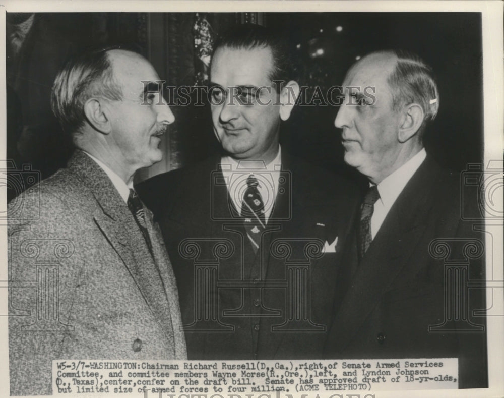 1951 Press Photo Senate Armed Services Committee Members Confer on Draft Bill - Historic Images