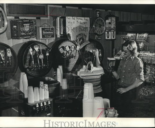 1977, Students at The Gasthaus bar University of Wisconsin, Milwaukee - Historic Images